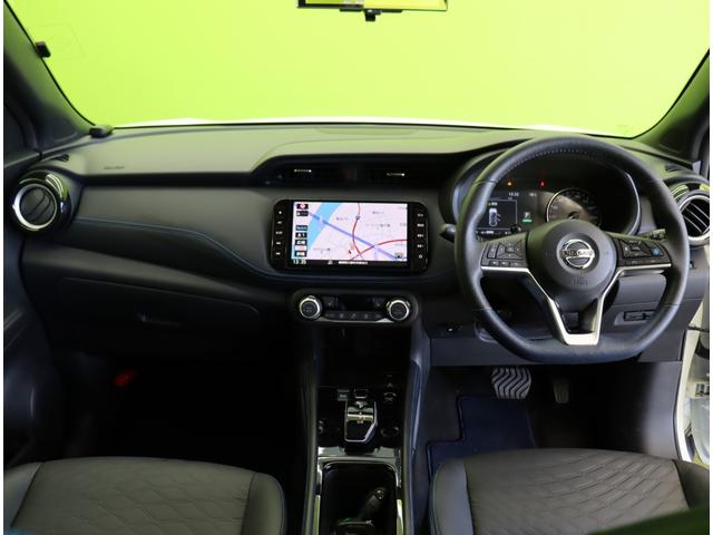 キックス オーテック／走行６５００ｋｍ／　９型フルセグナビ／アラウンドビュー／青黒コンビレザレットシート／エマブレ／プロパイロット／インテリキー／スマートルームミラー／ＥＴＣ／Ｆ＆Ｒソナー／ＬＥＤ／ルーフレール／１７ＡＷ／４ＷＤ（10枚目）