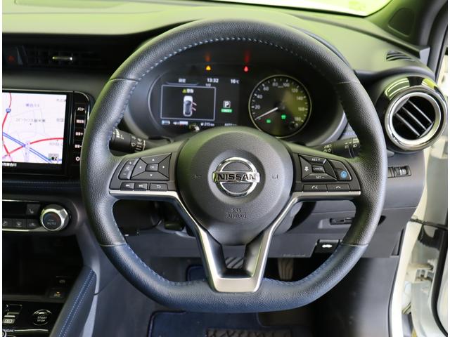 キックス オーテック／走行６５００ｋｍ／　９型フルセグナビ／アラウンドビュー／青黒コンビレザレットシート／エマブレ／プロパイロット／インテリキー／スマートルームミラー／ＥＴＣ／Ｆ＆Ｒソナー／ＬＥＤ／ルーフレール／１７ＡＷ／４ＷＤ（18枚目）