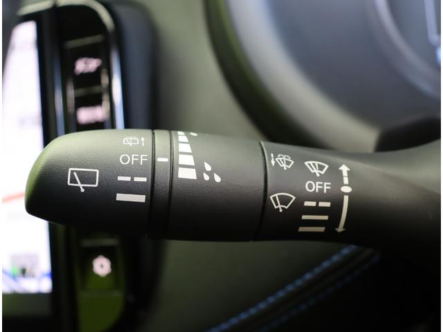 キックス オーテック／走行６５００ｋｍ／　９型フルセグナビ／アラウンドビュー／青黒コンビレザレットシート／エマブレ／プロパイロット／インテリキー／スマートルームミラー／ＥＴＣ／Ｆ＆Ｒソナー／ＬＥＤ／ルーフレール／１７ＡＷ／４ＷＤ（22枚目）