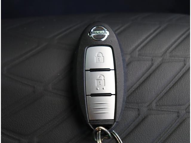 キックス オーテック／走行６５００ｋｍ／　９型フルセグナビ／アラウンドビュー／青黒コンビレザレットシート／エマブレ／プロパイロット／インテリキー／スマートルームミラー／ＥＴＣ／Ｆ＆Ｒソナー／ＬＥＤ／ルーフレール／１７ＡＷ／４ＷＤ（23枚目）