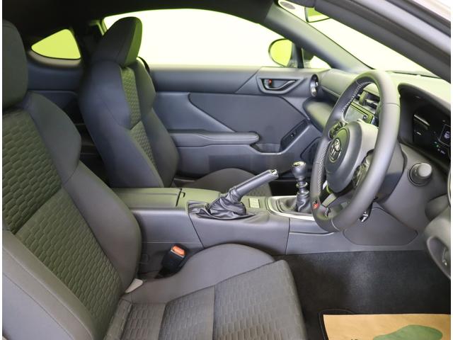 ＧＲ８６ ＳＺ／走行５３００ｋｍ／６速ＭＴ／　ワンセグＳＤナビ／Ｂカメラ／クルコン／革巻ステア／Ｐスタート／スマートキー／ＥＴＣ／ドラレコ／電格ミラー／オートＬＥＤ／１７ＡＷ／６速ＭＴ／ＴＲＣ＆ＶＳＣ（28枚目）