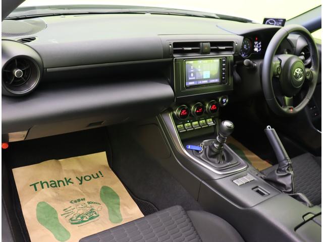 ＧＲ８６ ＳＺ／走行５３００ｋｍ／６速ＭＴ／　ワンセグＳＤナビ／Ｂカメラ／クルコン／革巻ステア／Ｐスタート／スマートキー／ＥＴＣ／ドラレコ／電格ミラー／オートＬＥＤ／１７ＡＷ／６速ＭＴ／ＴＲＣ＆ＶＳＣ（39枚目）