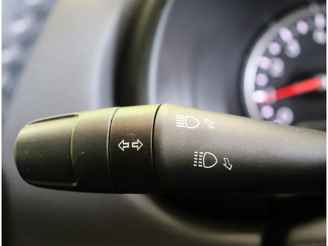 ジープ・レネゲード リミテッド／走行２０４００ｋｍ／黒革シート／　フルセグナビ／Ｂカメラ／黒革Ｐシートヒーター／ＥＴＣ／アクティブブレーキ／ブライドスポット／アダプティブクルコン／レーンキープ／パークセンス／ルーフレール／ＬＥＤ／１７ＡＷ／６ＡＴ（25枚目）