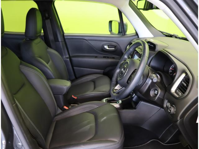 ジープ・レネゲード リミテッド／走行２０４００ｋｍ／黒革シート／　フルセグナビ／Ｂカメラ／黒革Ｐシートヒーター／ＥＴＣ／アクティブブレーキ／ブライドスポット／アダプティブクルコン／レーンキープ／パークセンス／ルーフレール／ＬＥＤ／１７ＡＷ／６ＡＴ（32枚目）