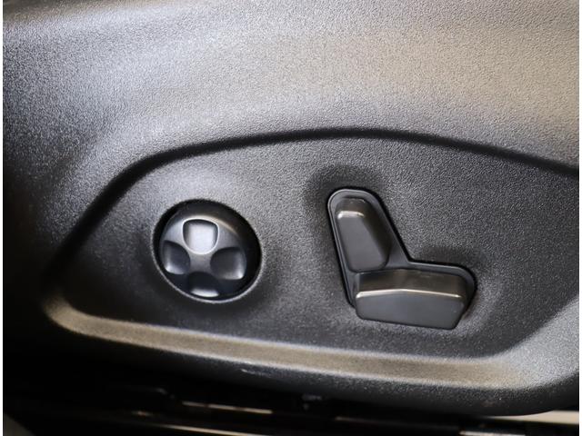 ジープ・レネゲード リミテッド／走行２０４００ｋｍ／黒革シート／　フルセグナビ／Ｂカメラ／黒革Ｐシートヒーター／ＥＴＣ／アクティブブレーキ／ブライドスポット／アダプティブクルコン／レーンキープ／パークセンス／ルーフレール／ＬＥＤ／１７ＡＷ／６ＡＴ（34枚目）