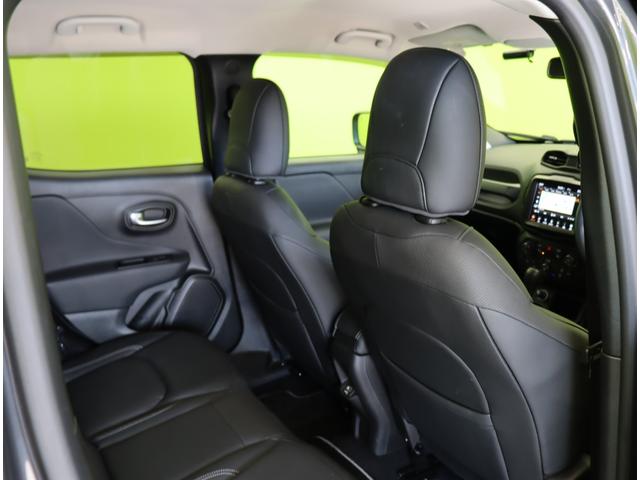 ジープ・レネゲード リミテッド／走行２０４００ｋｍ／黒革シート／　フルセグナビ／Ｂカメラ／黒革Ｐシートヒーター／ＥＴＣ／アクティブブレーキ／ブライドスポット／アダプティブクルコン／レーンキープ／パークセンス／ルーフレール／ＬＥＤ／１７ＡＷ／６ＡＴ（38枚目）