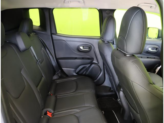 ジープ・レネゲード リミテッド／走行２０４００ｋｍ／黒革シート／　フルセグナビ／Ｂカメラ／黒革Ｐシートヒーター／ＥＴＣ／アクティブブレーキ／ブライドスポット／アダプティブクルコン／レーンキープ／パークセンス／ルーフレール／ＬＥＤ／１７ＡＷ／６ＡＴ（39枚目）