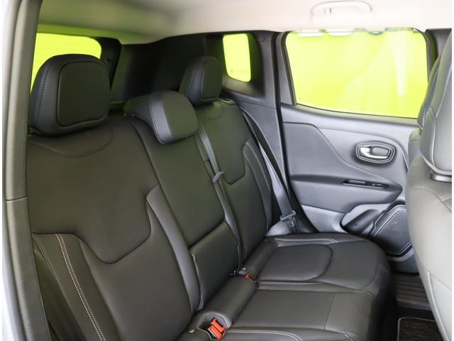 ジープ・レネゲード リミテッド／走行２０４００ｋｍ／黒革シート／　フルセグナビ／Ｂカメラ／黒革Ｐシートヒーター／ＥＴＣ／アクティブブレーキ／ブライドスポット／アダプティブクルコン／レーンキープ／パークセンス／ルーフレール／ＬＥＤ／１７ＡＷ／６ＡＴ（40枚目）