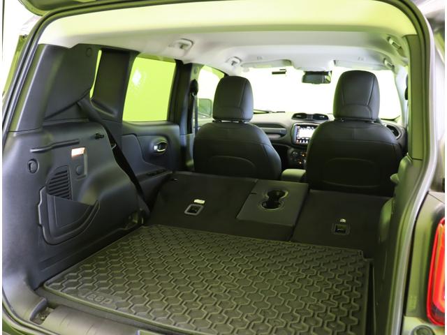 ジープ・レネゲード リミテッド／走行２０４００ｋｍ／黒革シート／　フルセグナビ／Ｂカメラ／黒革Ｐシートヒーター／ＥＴＣ／アクティブブレーキ／ブライドスポット／アダプティブクルコン／レーンキープ／パークセンス／ルーフレール／ＬＥＤ／１７ＡＷ／６ＡＴ（43枚目）