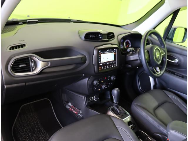 ジープ・レネゲード リミテッド／走行２０４００ｋｍ／黒革シート／　フルセグナビ／Ｂカメラ／黒革Ｐシートヒーター／ＥＴＣ／アクティブブレーキ／ブライドスポット／アダプティブクルコン／レーンキープ／パークセンス／ルーフレール／ＬＥＤ／１７ＡＷ／６ＡＴ（49枚目）