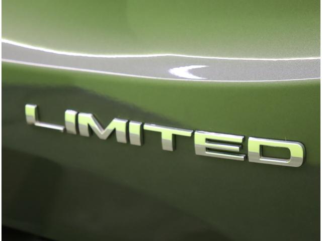 ジープ・レネゲード リミテッド／走行２０４００ｋｍ／黒革シート／　フルセグナビ／Ｂカメラ／黒革Ｐシートヒーター／ＥＴＣ／アクティブブレーキ／ブライドスポット／アダプティブクルコン／レーンキープ／パークセンス／ルーフレール／ＬＥＤ／１７ＡＷ／６ＡＴ（61枚目）