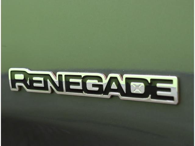 ジープ・レネゲード リミテッド／走行２０４００ｋｍ／黒革シート／　フルセグナビ／Ｂカメラ／黒革Ｐシートヒーター／ＥＴＣ／アクティブブレーキ／ブライドスポット／アダプティブクルコン／レーンキープ／パークセンス／ルーフレール／ＬＥＤ／１７ＡＷ／６ＡＴ（64枚目）