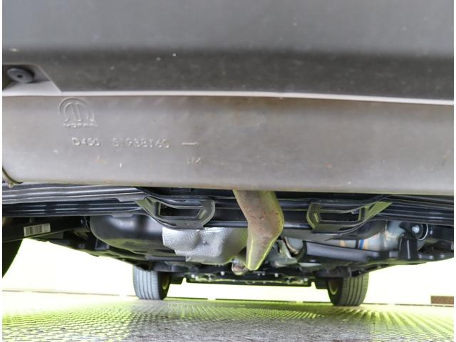 ジープ・レネゲード リミテッド／走行２０４００ｋｍ／黒革シート／　フルセグナビ／Ｂカメラ／黒革Ｐシートヒーター／ＥＴＣ／アクティブブレーキ／ブライドスポット／アダプティブクルコン／レーンキープ／パークセンス／ルーフレール／ＬＥＤ／１７ＡＷ／６ＡＴ（66枚目）