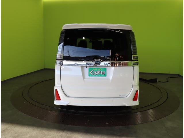 ヴォクシー ＺＳ　煌ＩＩＩ／１０型ナビ／フリップダウンＭ／７人乗／　１０型フルセグナビ／Ｂカメラ／フリップダウンＭ／両側自動ドア／革調シートカバー／スマートキー／ウッドコンビＨ／セーフティセンス／クリアランスソナー／オートＬＥＤ／モデリスタ１８ＡＷ／ＣＶＴ（7枚目）