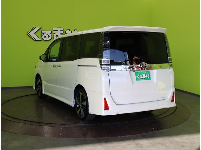 ヴォクシー ＺＳ　煌ＩＩＩ／１０型ナビ／フリップダウンＭ／７人乗／　１０型フルセグナビ／Ｂカメラ／フリップダウンＭ／両側自動ドア／革調シートカバー／スマートキー／ウッドコンビＨ／セーフティセンス／クリアランスソナー／オートＬＥＤ／モデリスタ１８ＡＷ／ＣＶＴ（8枚目）