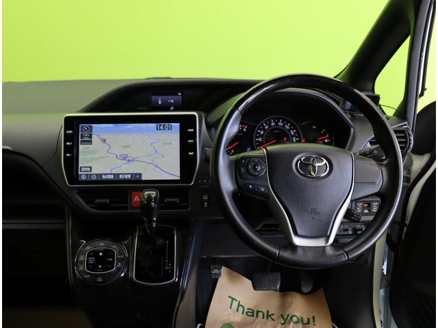 ヴォクシー ＺＳ　煌ＩＩＩ／１０型ナビ／フリップダウンＭ／７人乗／　１０型フルセグナビ／Ｂカメラ／フリップダウンＭ／両側自動ドア／革調シートカバー／スマートキー／ウッドコンビＨ／セーフティセンス／クリアランスソナー／オートＬＥＤ／モデリスタ１８ＡＷ／ＣＶＴ（11枚目）