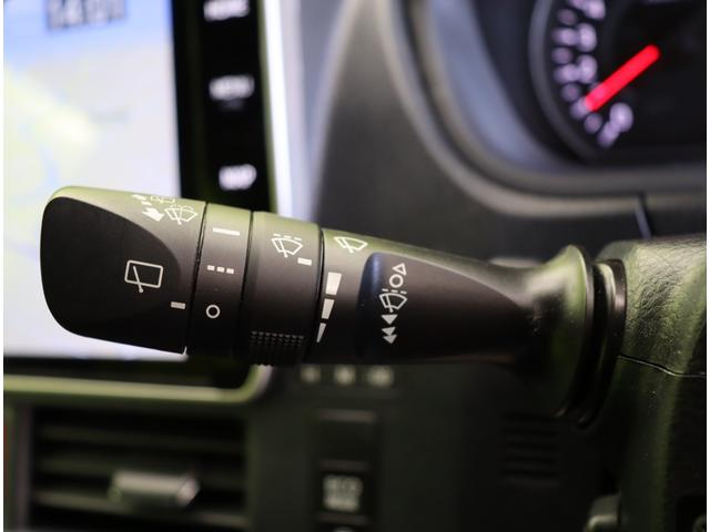 ヴォクシー ＺＳ　煌ＩＩＩ／１０型ナビ／フリップダウンＭ／７人乗／　１０型フルセグナビ／Ｂカメラ／フリップダウンＭ／両側自動ドア／革調シートカバー／スマートキー／ウッドコンビＨ／セーフティセンス／クリアランスソナー／オートＬＥＤ／モデリスタ１８ＡＷ／ＣＶＴ（20枚目）