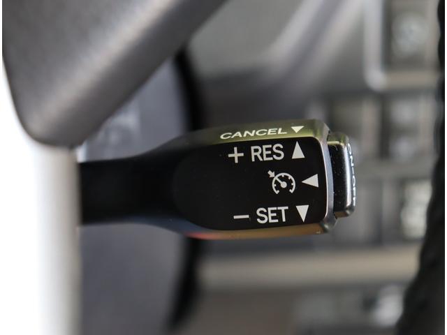 ヴォクシー ＺＳ　煌ＩＩＩ／１０型ナビ／フリップダウンＭ／７人乗／　１０型フルセグナビ／Ｂカメラ／フリップダウンＭ／両側自動ドア／革調シートカバー／スマートキー／ウッドコンビＨ／セーフティセンス／クリアランスソナー／オートＬＥＤ／モデリスタ１８ＡＷ／ＣＶＴ（21枚目）