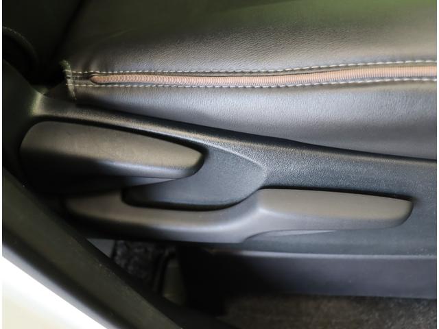 ヴォクシー ＺＳ　煌ＩＩＩ／１０型ナビ／フリップダウンＭ／７人乗／　１０型フルセグナビ／Ｂカメラ／フリップダウンＭ／両側自動ドア／革調シートカバー／スマートキー／ウッドコンビＨ／セーフティセンス／クリアランスソナー／オートＬＥＤ／モデリスタ１８ＡＷ／ＣＶＴ（34枚目）