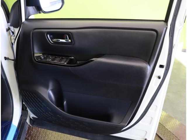 ヴォクシー ＺＳ　煌ＩＩＩ／１０型ナビ／フリップダウンＭ／７人乗／　１０型フルセグナビ／Ｂカメラ／フリップダウンＭ／両側自動ドア／革調シートカバー／スマートキー／ウッドコンビＨ／セーフティセンス／クリアランスソナー／オートＬＥＤ／モデリスタ１８ＡＷ／ＣＶＴ（37枚目）