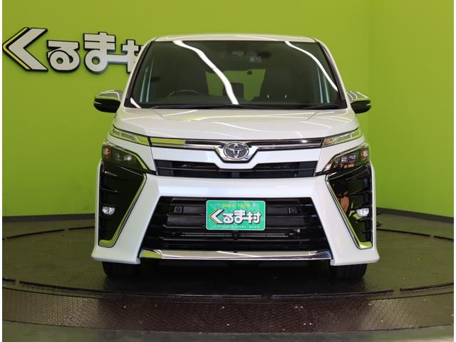 ヴォクシー ＺＳ　煌ＩＩＩ／１０型ナビ／フリップダウンＭ／７人乗／　１０型フルセグナビ／Ｂカメラ／フリップダウンＭ／両側自動ドア／革調シートカバー／スマートキー／ウッドコンビＨ／セーフティセンス／クリアランスソナー／オートＬＥＤ／モデリスタ１８ＡＷ／ＣＶＴ（56枚目）
