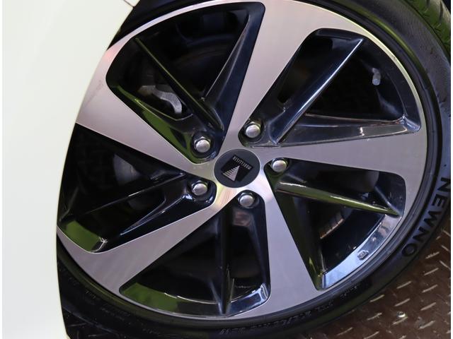 ヴォクシー ＺＳ　煌ＩＩＩ／１０型ナビ／フリップダウンＭ／７人乗／　１０型フルセグナビ／Ｂカメラ／フリップダウンＭ／両側自動ドア／革調シートカバー／スマートキー／ウッドコンビＨ／セーフティセンス／クリアランスソナー／オートＬＥＤ／モデリスタ１８ＡＷ／ＣＶＴ（59枚目）