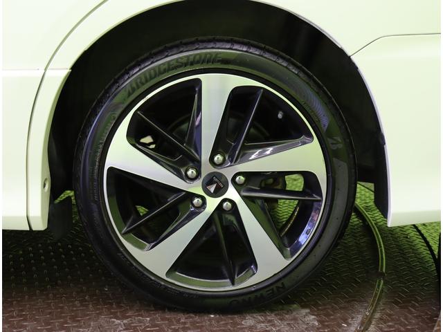 ヴォクシー ＺＳ　煌ＩＩＩ／１０型ナビ／フリップダウンＭ／７人乗／　１０型フルセグナビ／Ｂカメラ／フリップダウンＭ／両側自動ドア／革調シートカバー／スマートキー／ウッドコンビＨ／セーフティセンス／クリアランスソナー／オートＬＥＤ／モデリスタ１８ＡＷ／ＣＶＴ（70枚目）