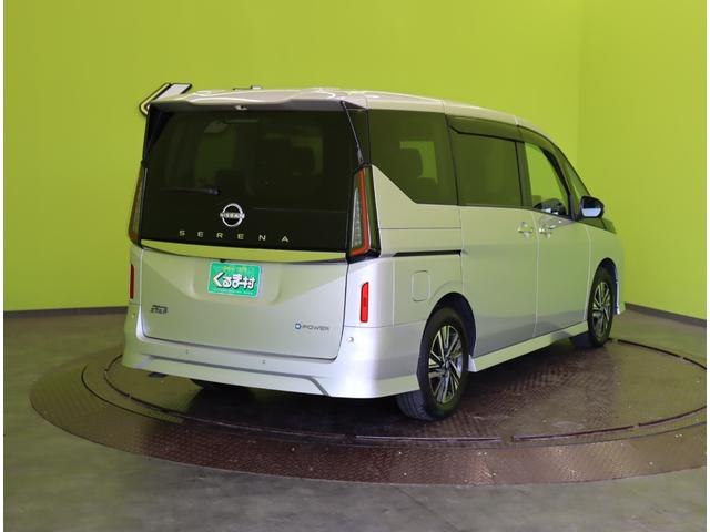 セレナ ｅ－パワー　ハイウェイスターＶ／フリップダウンＭ／　１２．３型フルセグナビ／アラウンドビュー／フリップダウンＭ／両側自動ドア／ＥＴＣ／プロパイロット／インテリジェントルームミラー／インテリキー／ワイヤレス充電／オートＬＥＤ／１６ＡＷ／８人（8枚目）