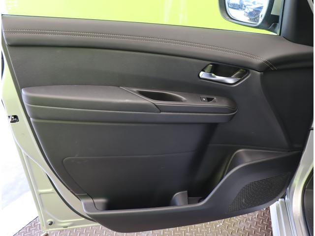 セレナ ｅ－パワー　ハイウェイスターＶ／フリップダウンＭ／　１２．３型フルセグナビ／アラウンドビュー／フリップダウンＭ／両側自動ドア／ＥＴＣ／プロパイロット／インテリジェントルームミラー／インテリキー／ワイヤレス充電／オートＬＥＤ／１６ＡＷ／８人（60枚目）