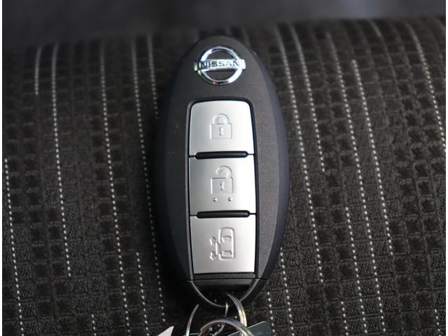 ＮＶ３５０キャラバンバン ロングプレミアムＧＸ　アーバンクロム／４ＷＤ／フルエアロ／　フルセグメモリーナビ／アラウンドビュー／左側自動ドア／インテリキー／ＥＴＣ／ドラレコ／エマブレ／ミラーウインカー／オートＬＥＤ＆フォグライト／フルエアロ／純正１５ＡＷ／５ＡＴ（19枚目）