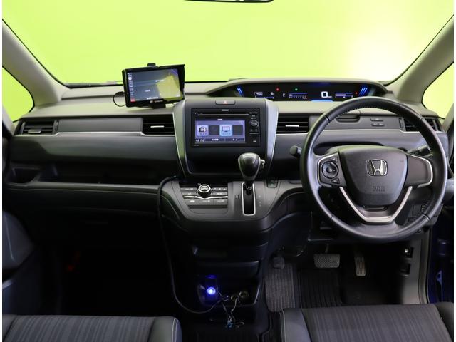 フリード Ｇ／モデューロエアロ／６人乗／　Ｄオーディオ／カメラ／ポータブルナビ／左側自動ドア／スマートキー／ＥＴＣ／革巻ステア／ハーフレザー／ミラーウインカー／オートＬＥＤ／フォグライト／１５ＡＷ／ＣＶＴ／６人乗り（10枚目）