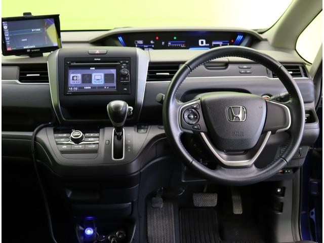 フリード Ｇ／モデューロエアロ／６人乗／　Ｄオーディオ／カメラ／ポータブルナビ／左側自動ドア／スマートキー／ＥＴＣ／革巻ステア／ハーフレザー／ミラーウインカー／オートＬＥＤ／フォグライト／１５ＡＷ／ＣＶＴ／６人乗り（11枚目）