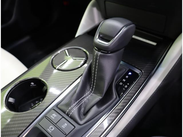 クラウンハイブリッド ＲＳアドバンス／ＯＰエアロ／　サンルーフ／フルセグナビ／Ｂカメラ／本革エアシート／スマートキー／レーダークルーズ／プリクラッシュ／ＢＳＭ／デジタルインナーミラー／クリアランスソナー／オートＬＥＤ／１８ＡＷ／ＯＰエアロ／ＣＶＴ（6枚目）