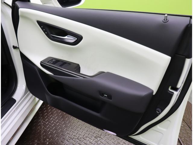 クラウンハイブリッド ＲＳアドバンス／ＯＰエアロ／　サンルーフ／フルセグナビ／Ｂカメラ／本革エアシート／スマートキー／レーダークルーズ／プリクラッシュ／ＢＳＭ／デジタルインナーミラー／クリアランスソナー／オートＬＥＤ／１８ＡＷ／ＯＰエアロ／ＣＶＴ（13枚目）