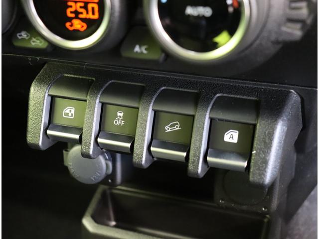 ジムニー ＸＣ／登録済未使用車／　デュアルセンサーブレーキサポート／アダプティブクルコン／シートヒーター／スマートキー／革巻ステア／ハイビームアシスト／ＬＥＤライト／背面タイヤ／Ｆ＆Ｒソナー／１６ＡＷ／５ＭＴ（14枚目）