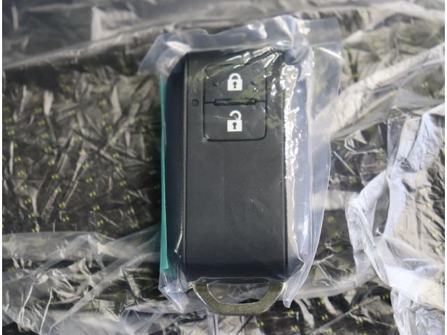 ジムニー ＸＣ／登録済未使用車／　デュアルセンサーブレーキサポート／アダプティブクルコン／シートヒーター／スマートキー／革巻ステア／ハイビームアシスト／ＬＥＤライト／背面タイヤ／Ｆ＆Ｒソナー／１６ＡＷ／５ＭＴ（20枚目）