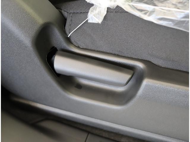 ジムニー ＸＣ／登録済未使用車／　デュアルセンサーブレーキサポート／アダプティブクルコン／シートヒーター／スマートキー／革巻ステア／ハイビームアシスト／ＬＥＤライト／背面タイヤ／Ｆ＆Ｒソナー／１６ＡＷ／５ＭＴ（31枚目）