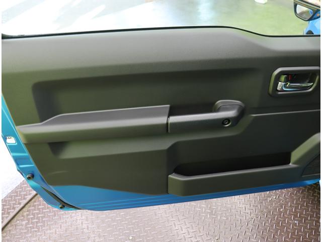 ジムニー ＸＣ／登録済未使用車／　デュアルセンサーブレーキサポート／アダプティブクルコン／シートヒーター／スマートキー／革巻ステア／ハイビームアシスト／ＬＥＤライト／背面タイヤ／Ｆ＆Ｒソナー／１６ＡＷ／５ＭＴ（40枚目）