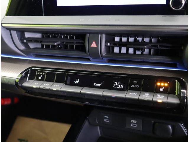 プリウス Ｕ／買取車／パノラミックビューモニター／セーフティセンス／　Ｄオーディオ／パノラミックビュー／ＥＴＣ／レーダークルーズ／プリクラッシュ／ＢＳＭ／ＰＫＳＢ／革巻ステア／スマートキー／オートＬＥＤ／ミラーウインカー／１７ＡＷ／ＣＶＴ（14枚目）