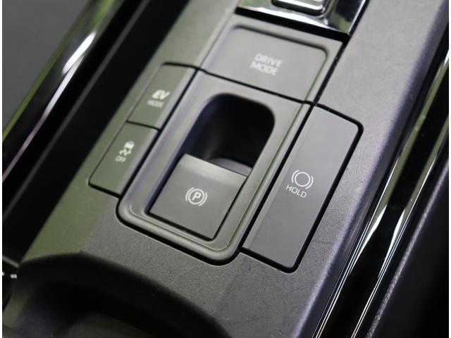 プリウス Ｕ／買取車／パノラミックビューモニター／セーフティセンス／　Ｄオーディオ／パノラミックビュー／ＥＴＣ／レーダークルーズ／プリクラッシュ／ＢＳＭ／ＰＫＳＢ／革巻ステア／スマートキー／オートＬＥＤ／ミラーウインカー／１７ＡＷ／ＣＶＴ（16枚目）