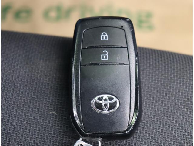 プリウス Ｕ／買取車／パノラミックビューモニター／セーフティセンス／　Ｄオーディオ／パノラミックビュー／ＥＴＣ／レーダークルーズ／プリクラッシュ／ＢＳＭ／ＰＫＳＢ／革巻ステア／スマートキー／オートＬＥＤ／ミラーウインカー／１７ＡＷ／ＣＶＴ（18枚目）