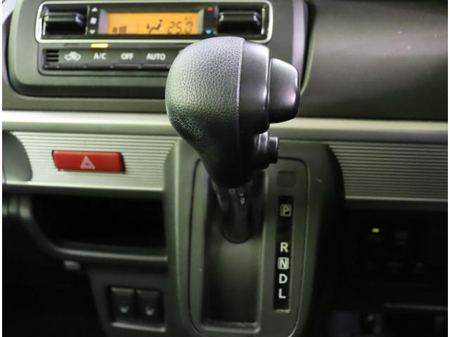 スペーシアギア ハイブリッドＸＺ／ワンオーナー／　９型フルセグナビ／全方位モニター／両側自動ドア／スマートキー／革巻ステア／デュアルカメラブレーキサポート／ＨＵＤ／ハイビームアシスト／ＬＥＤライト／１４ＡＷ／ＣＶＴ（8枚目）