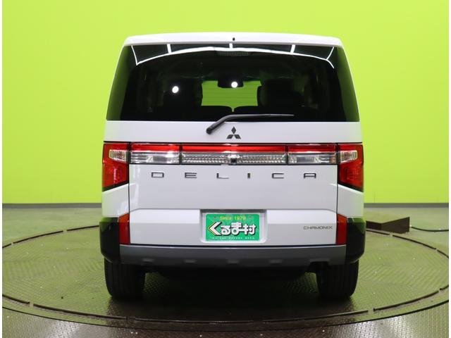 デリカD:5 シャモニー/登録済未使用車/OPカラー/7人乗り/ マルチアラウンドモニター/両側自動ドア/スマートキー/e-アシスト/ハーフレザー/パワーシート/革巻ステア/パドルシフト/アイドリングS/Pバックドア/オートLED/18AW/8AT/7人乗/(7枚目)