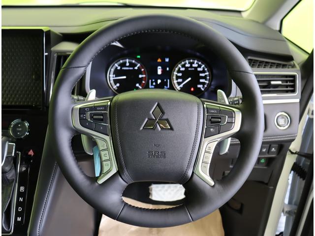 デリカD:5 シャモニー/登録済未使用車/OPカラー/7人乗り/ マルチアラウンドモニター/両側自動ドア/スマートキー/e-アシスト/ハーフレザー/パワーシート/革巻ステア/パドルシフト/アイドリングS/Pバックドア/オートLED/18AW/8AT/7人乗/(16枚目)