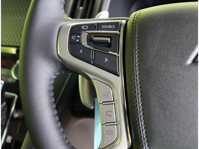 デリカD:5 シャモニー/登録済未使用車/OPカラー/7人乗り/ マルチアラウンドモニター/両側自動ドア/スマートキー/e-アシスト/ハーフレザー/パワーシート/革巻ステア/パドルシフト/アイドリングS/Pバックドア/オートLED/18AW/8AT/7人乗/(17枚目)