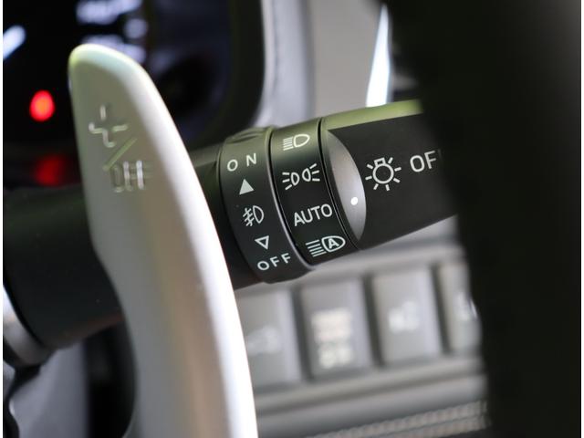 デリカD:5 シャモニー/登録済未使用車/OPカラー/7人乗り/ マルチアラウンドモニター/両側自動ドア/スマートキー/e-アシスト/ハーフレザー/パワーシート/革巻ステア/パドルシフト/アイドリングS/Pバックドア/オートLED/18AW/8AT/7人乗/(19枚目)