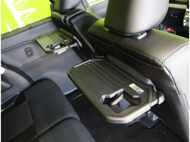 ���e�[�u����