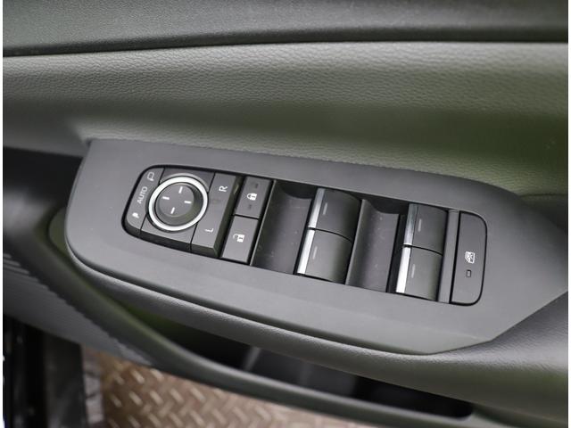 プリウス Ｚ／モデリスタエアロ／パノラマルーフ／　１２．３型Ｄオーディオ／パノラミックビュー／黒革合皮エアシート／レーダークルーズ／プリクラッシュ／ＢＳＭ／スマートキー／Ｄインナーミラー／Ｐバックドア／モデリスタエアロ／ＬＥＤ／１９ＡＷ／ＣＶＴ（42枚目）