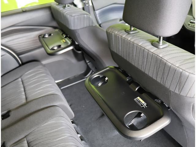 ���e�[�u����