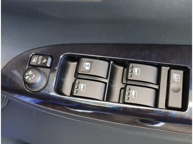 タント カスタムX トップエディションSAII/ フルセグナビ/Bカメラ/左側パワースライドドア/ハーフレザー/ベンチシート/スマートキー/ETC/ドラレコ/スマートアシスト/ミラーウインカー/オートLED/14AW/CVT(34枚目)